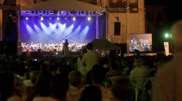 peste 1 000 de spectatori la promenada operei