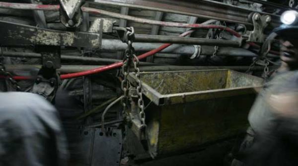 cum si a dat statul cu stangul in dreptul guvernul provoaca singur pierderi companiilor sale prin acte normative