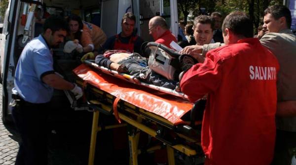 doi morti si doi raniti dupa ce un tren a intrat intr o masina in judetul brasov