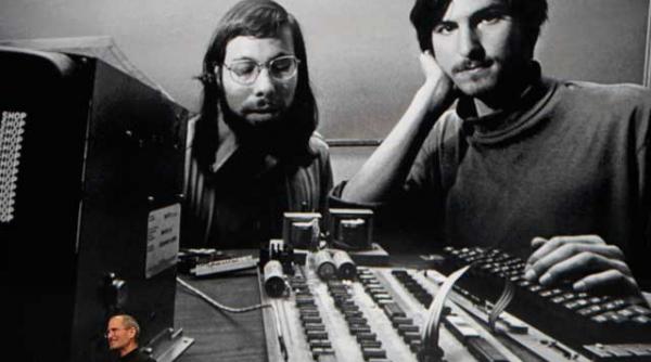 apple de la o firma de garaj la cea mai mare corporatie a lumii