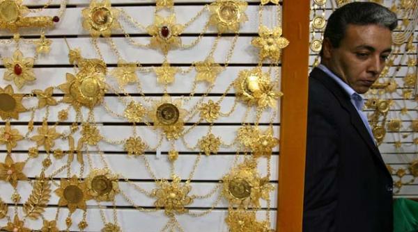 gaddafi a pus ochii pe aurul libiei printul mostenitor pe tron