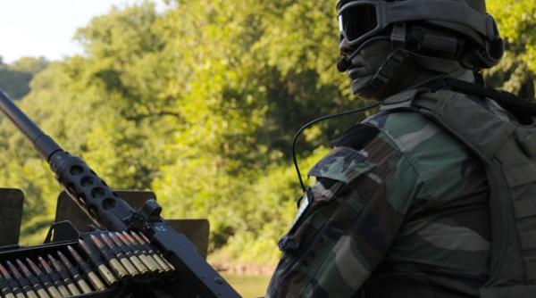 devotat pana in ultima clipa un caine a stat la capataiul stapanului ucis in afganistan video