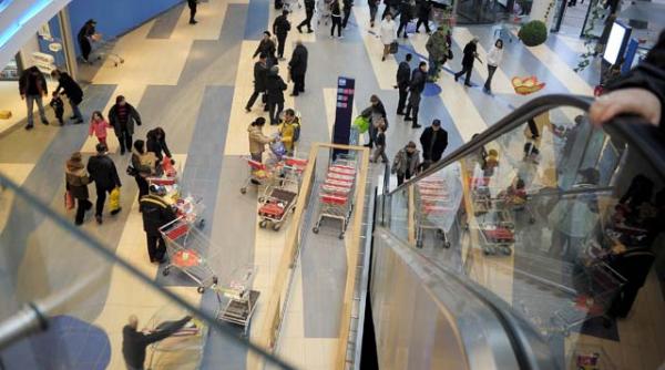 h m a inchiriat 1 600 metri patrati in sun plaza mall ul este aproape integral ocupat