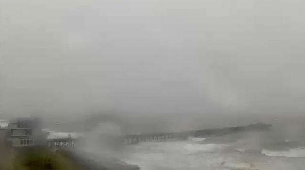 stare de urgenta in mai multe state de pe coasta de est a sua uraganul irene s a transformat in furtuna tropicala ce se intampla in new york video si update