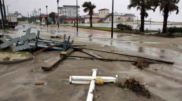 dupa ce a maturat opt state americane furtuna tropicala irene a ajuns pe coastele canadei