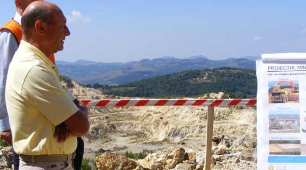 traian basescu incinge spiritele la rosia montana