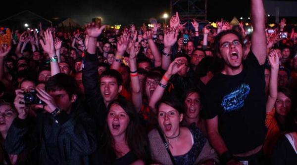 la noi concerte puse in aceeasi zi