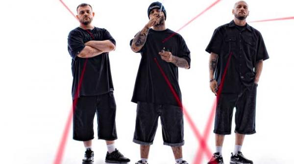 inapoi in viitor cu mafia