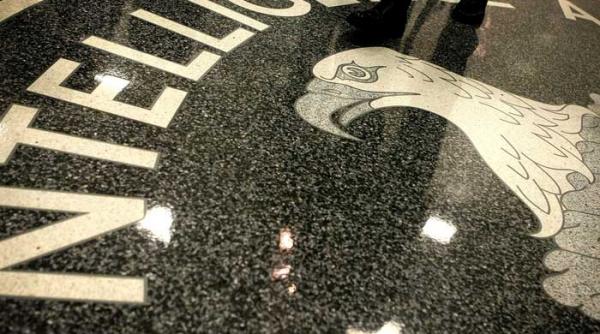 zborurile cia stropite cu vin in hoteluri scumpe