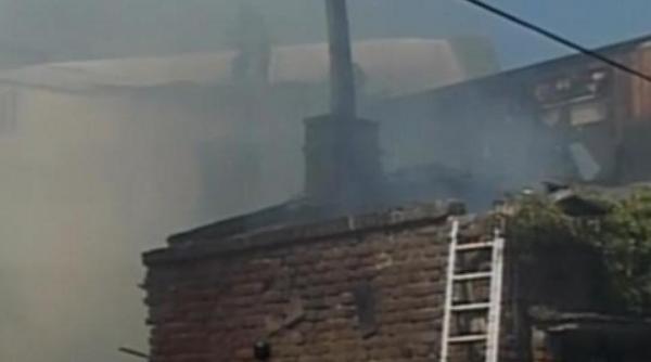 incendiu in capitala o casa a luat foc in zona piata domenii