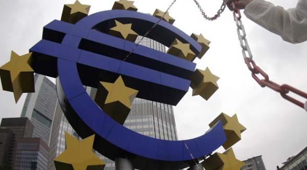 cum baga europa capul in nisip ca strutul