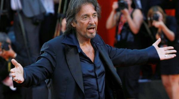 festivalul de film de la venetia al pacino distins cu premiul pentru intreaga cariera