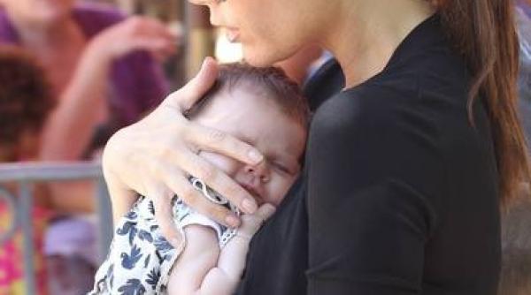 victoria beckham a iesit la cumparaturi cu harper seven