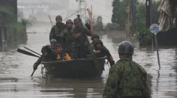 japonia zeci de morti si mii de sinistrati in urma trecerii taifunului talas
