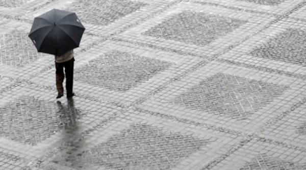 meteorologii anunta ploi la mijlocul acestei saptamani