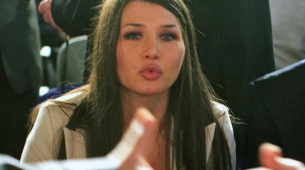 eba pe twitter marcel pavel nu stie diferenta intre imparatul traian si traian basescu cat a luat la bac