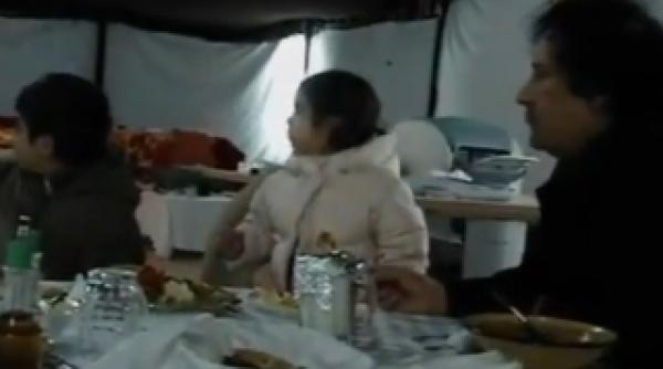 gaddafi asa cum nu a fost cunoscut in 2005 bunicul dictator isi hranea si rasfata nepotii video