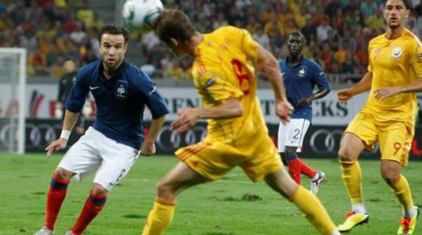 presa franceza despre gazonul arenei nationale seamana cu un camp grotesc de cartofi