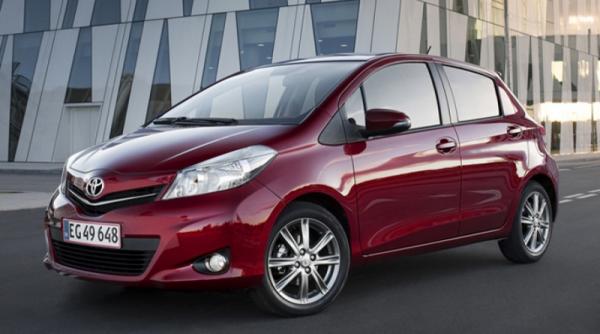 primul contact toyota yaris