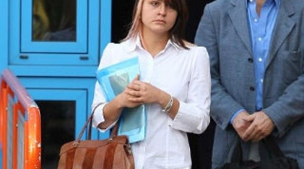 o englezoaica beata crita data in judecata dupa ce a incercat sa violeze un steward in timpul unui zbor