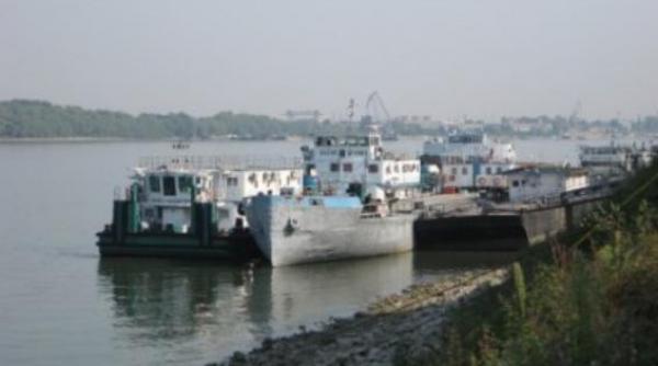 nave blocate pe dunare din cauza nivelului foarte scazut al apei