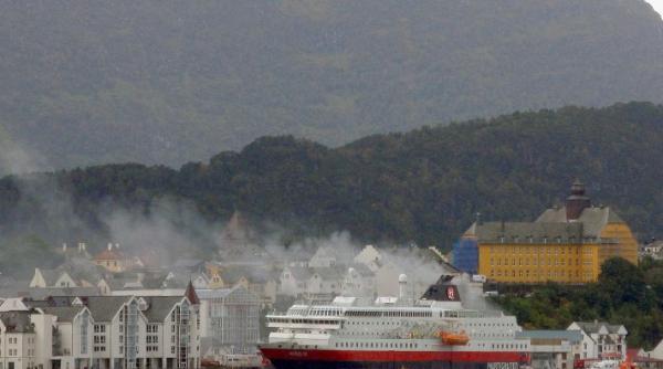 feribot norvegian in flacari sute de pasageri au fost evacuati