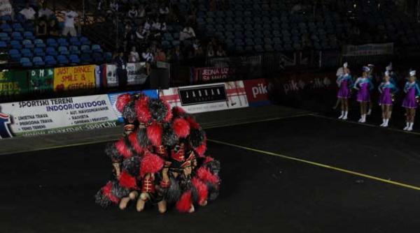 umf madness majoretele din cluj fac legea in europa