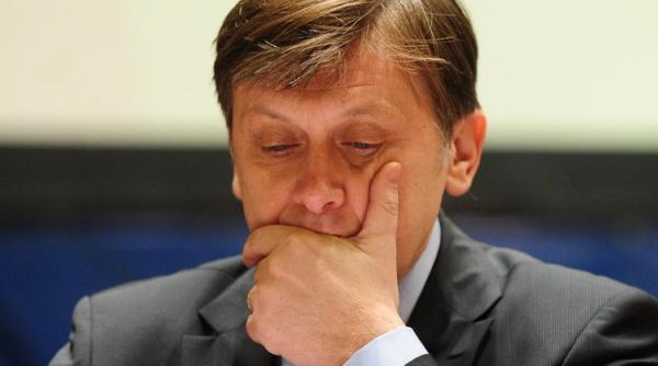 crin antonescu ne va fi tare tare dor de johnny raducanu