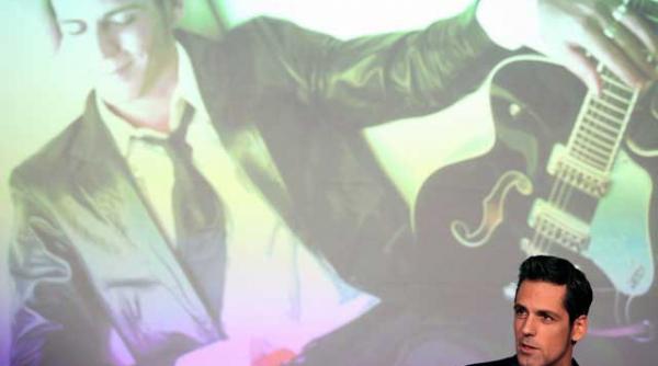 tunel de artificii la sinaia forever muzica targuri expozitii decoruri uriase de joben monoclu velociped etc