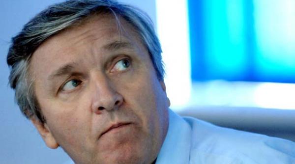 pe dinauntru oamenii sunt niste superuzine despre viata moarte si dumnezeu cu doctorul mircea beuran chirugul sef de la spitalul floreasca