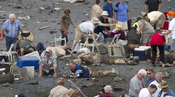 un cameraman amator a surprins momentul prabusirii avionului care a ucis 11 oameni la reno video
