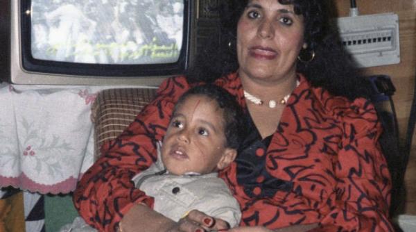 hana gaddafi traia la trei ani dupa ce a fost ucisa in urma unui bombardament american la tripoli video