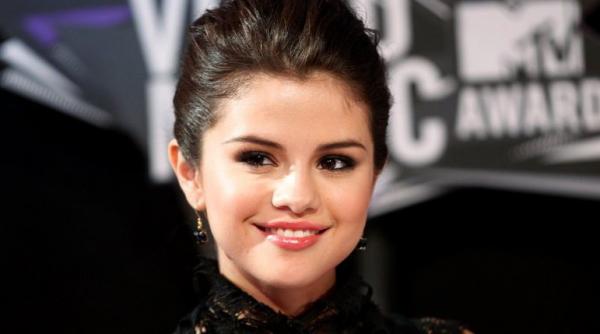 selena gomez va fi gazda galei premiilor mtv europe music 2011