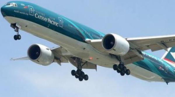 doua avioane cu peste 600 de persoane la bord au evitat la cateva secunde o coliziune