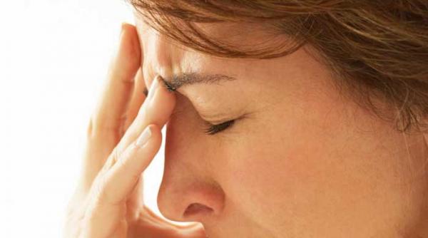 aoleo imi plesneste capul de durere