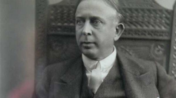 un scriitor sugereaza autoritatilor deshumarea lui goga