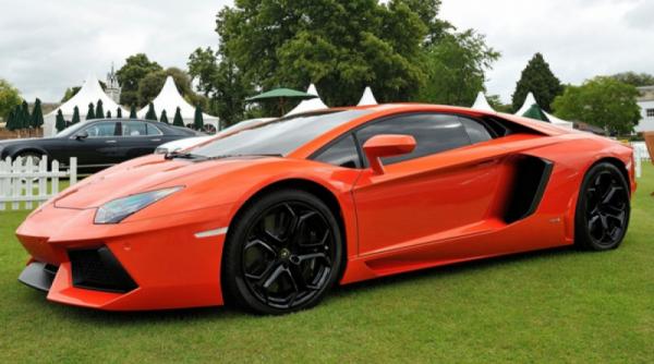 aventador versus gt r r35