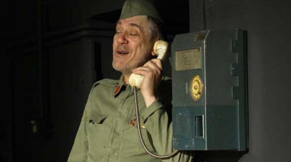 marcel iures cu absolut la poduri de teatru