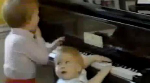 printii william si harry concert inedit la pian video