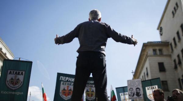 violentele interetnice se extind si la sofia cinci bulgari raniti si patru tigani arestati