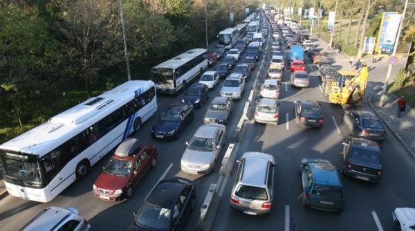 afla ce conditii trebuie sa indeplineasca examinatorii care vor verifica participantii la proba practica a examenului auto