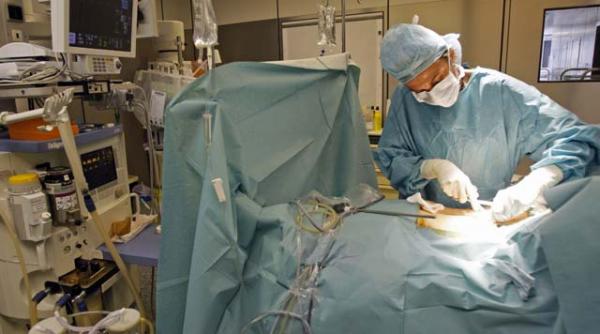 cluj rinichii unei fetite de zece ani aflata in moarte cerebrala transplantati la doua tinere