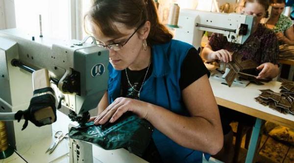 romanii spun ca sunt mai productivi daca muncesc de acasa studiu