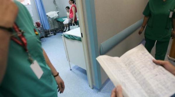 pacientii unui spital din iasi care nu are apa calda trimisi acasa sa faca baie