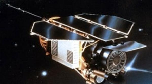 caderea satelitilor episodul doi rosat are trei tone s a pierdut in 1999 si este asteptat sa revina pe terra pana la sfarsitul lunii