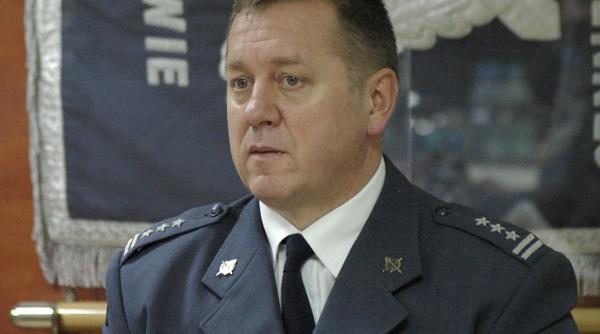 directorul unei inchisori din polonia a ucis un detinut cu patru lovituri de cutit