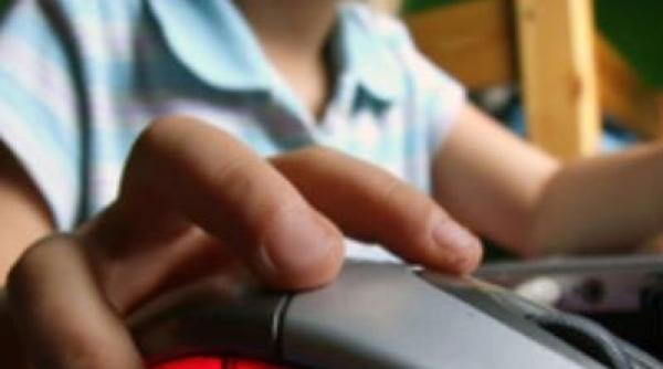 hartuirea online afecteaza 89 dintre copii studiu