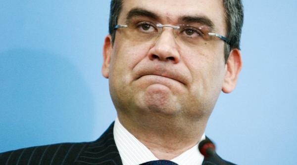 baconschi nu regret deloc metafora despre romania care cerseste