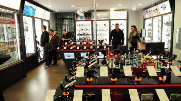 cel mai mare magazin foto din se europei s a deschis la bucuresti