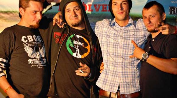 niste baieti spun ca fara paradeala viata e nasoala